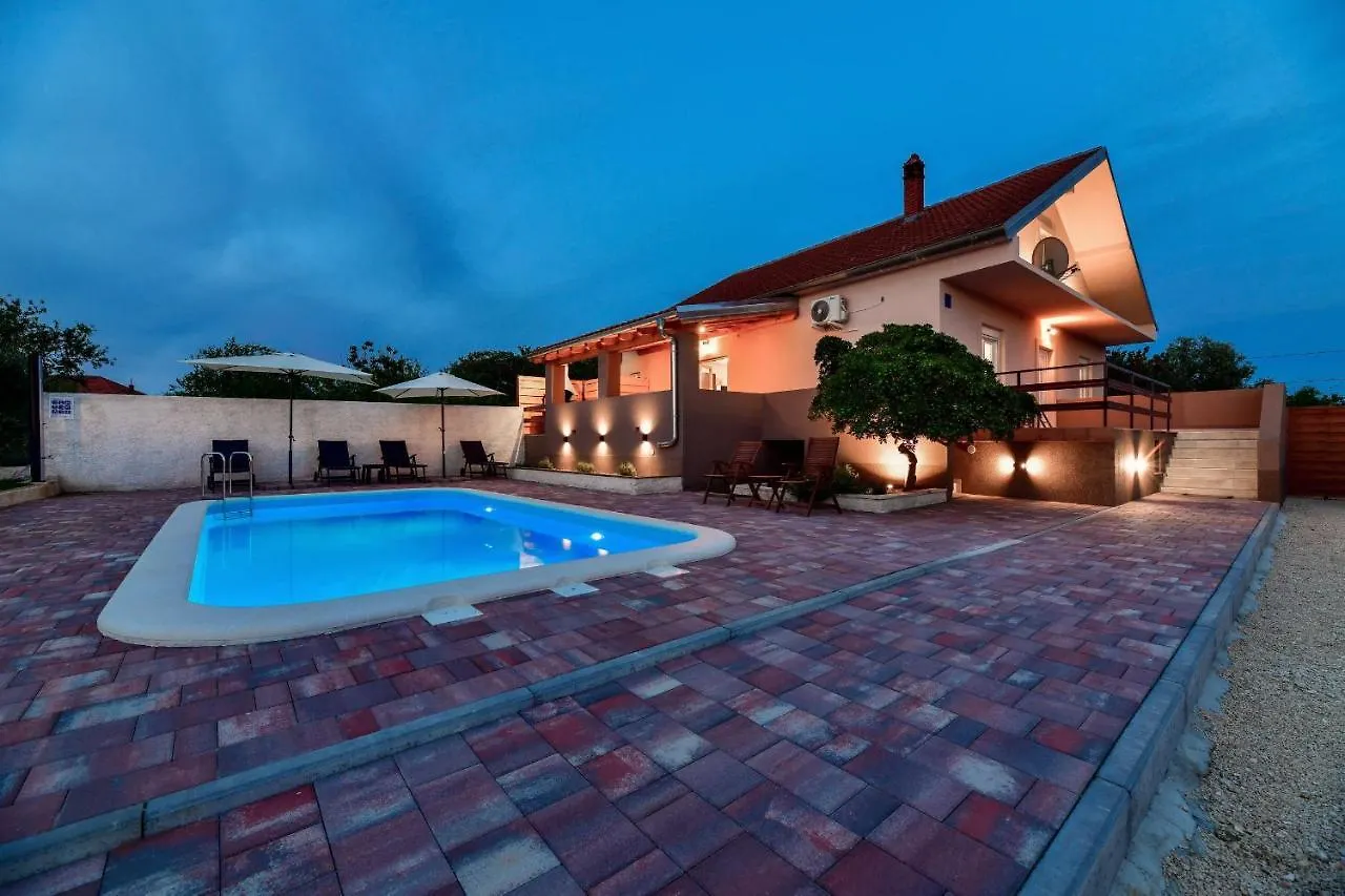 House Gabriela Villa Debeljak Nyaraló