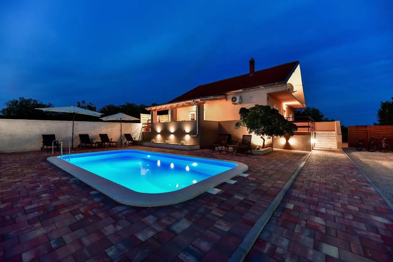 House Gabriela Villa Debeljak Holiday home
