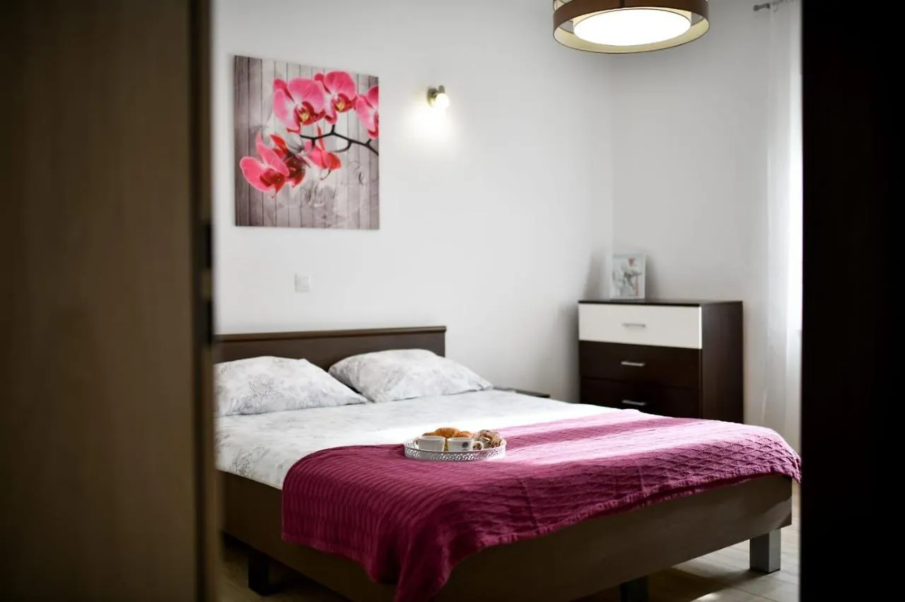 House Gabriela Villa Debeljak 0*,  Horvátország