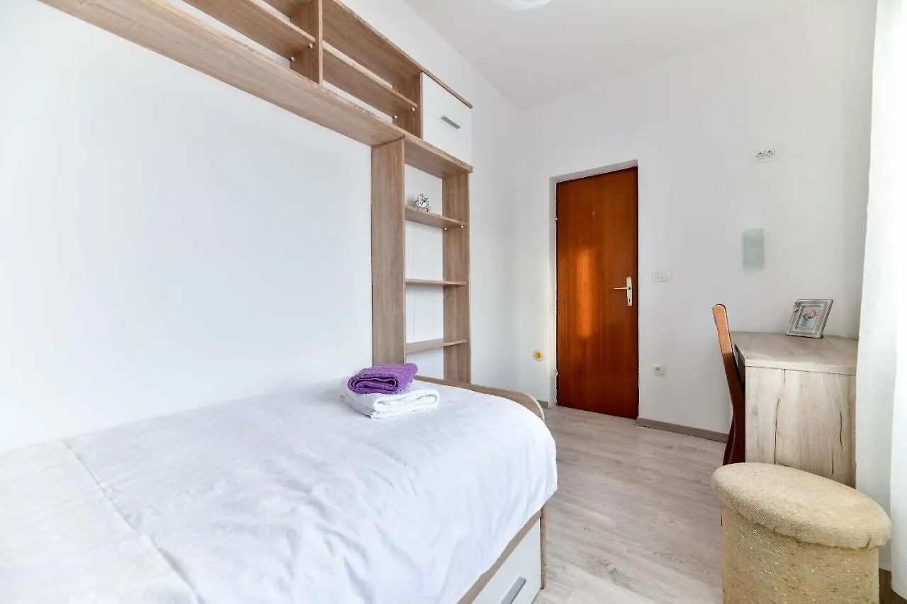Holiday home House Gabriela Villa Debeljak