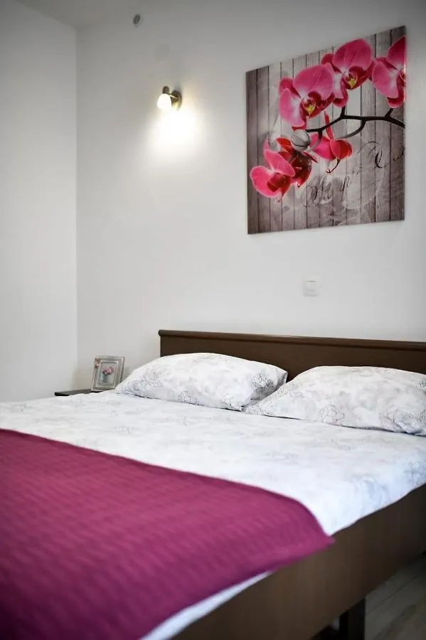 House Gabriela Villa Debeljak 0*,
