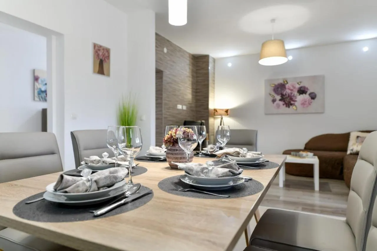 Nyaraló House Gabriela Villa Debeljak