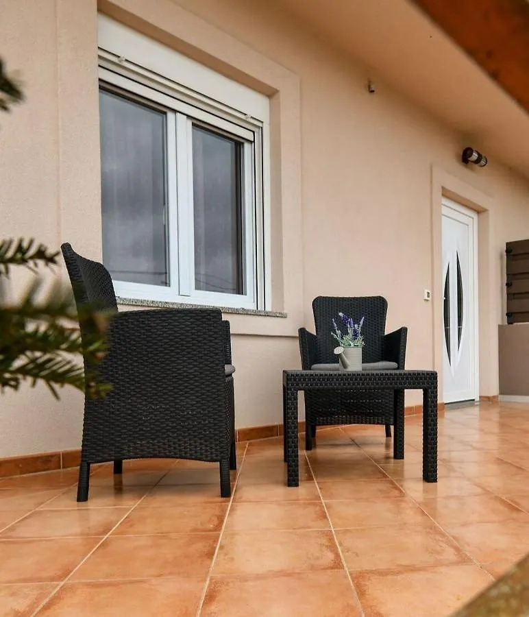 Nyaraló House Gabriela Villa Debeljak
